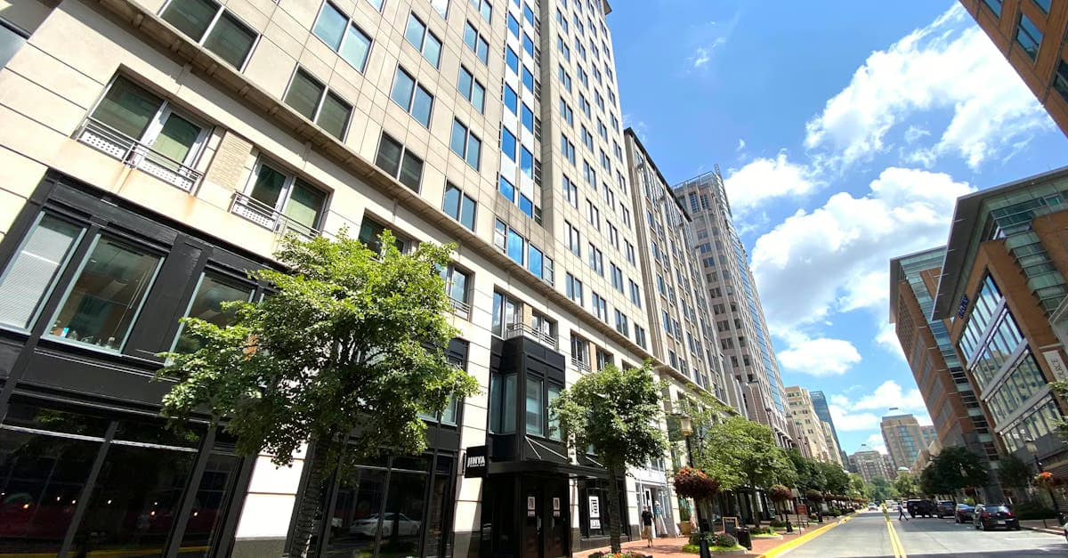 Escrow Fees: Who Pays? Your TC Guide