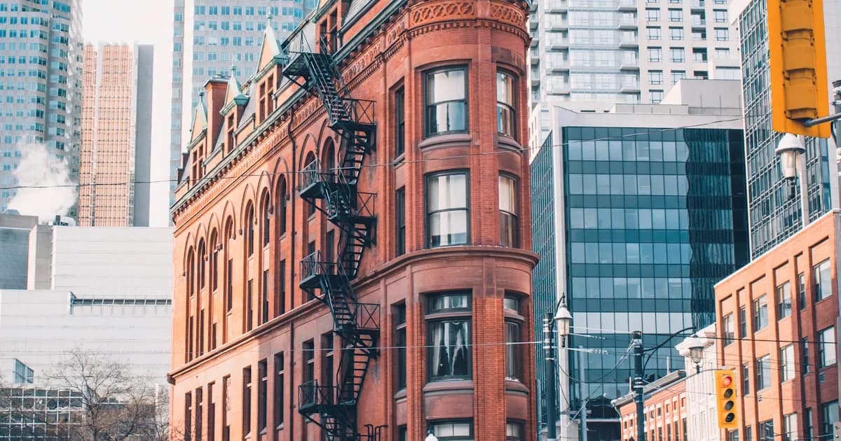 long exposure city lights trail